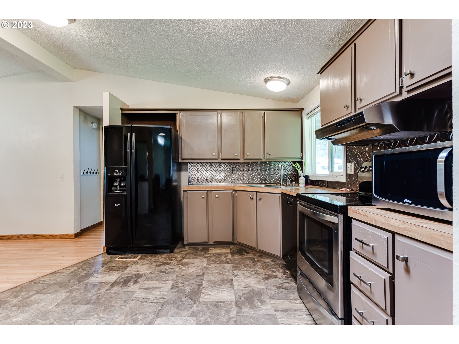 26003 Marina Road Veneta, OR 97487 - Photo 8 of 35 Gallery Image 8
