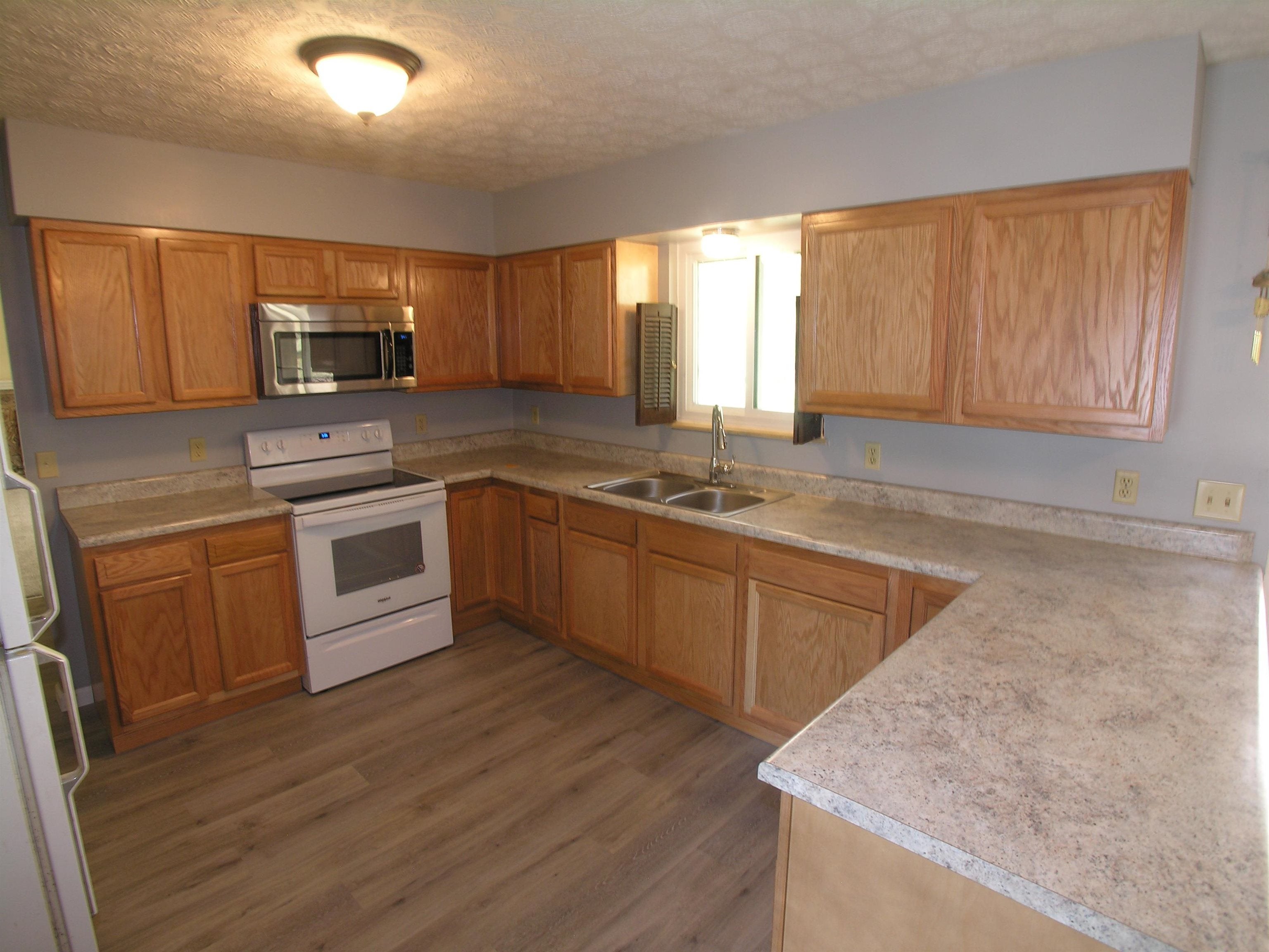 3034 Wilson Road Barboursville, WV 25504 - Photo 4 of 24 Gallery Image 4