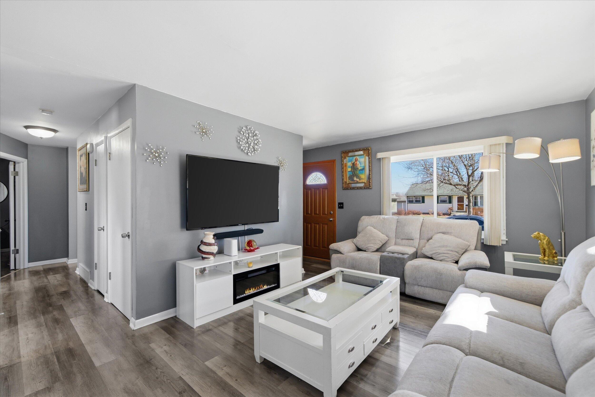 3631 South 81st Street Milwaukee, WI 53220 - Photo 1 of 1 02-Middle Coast-2