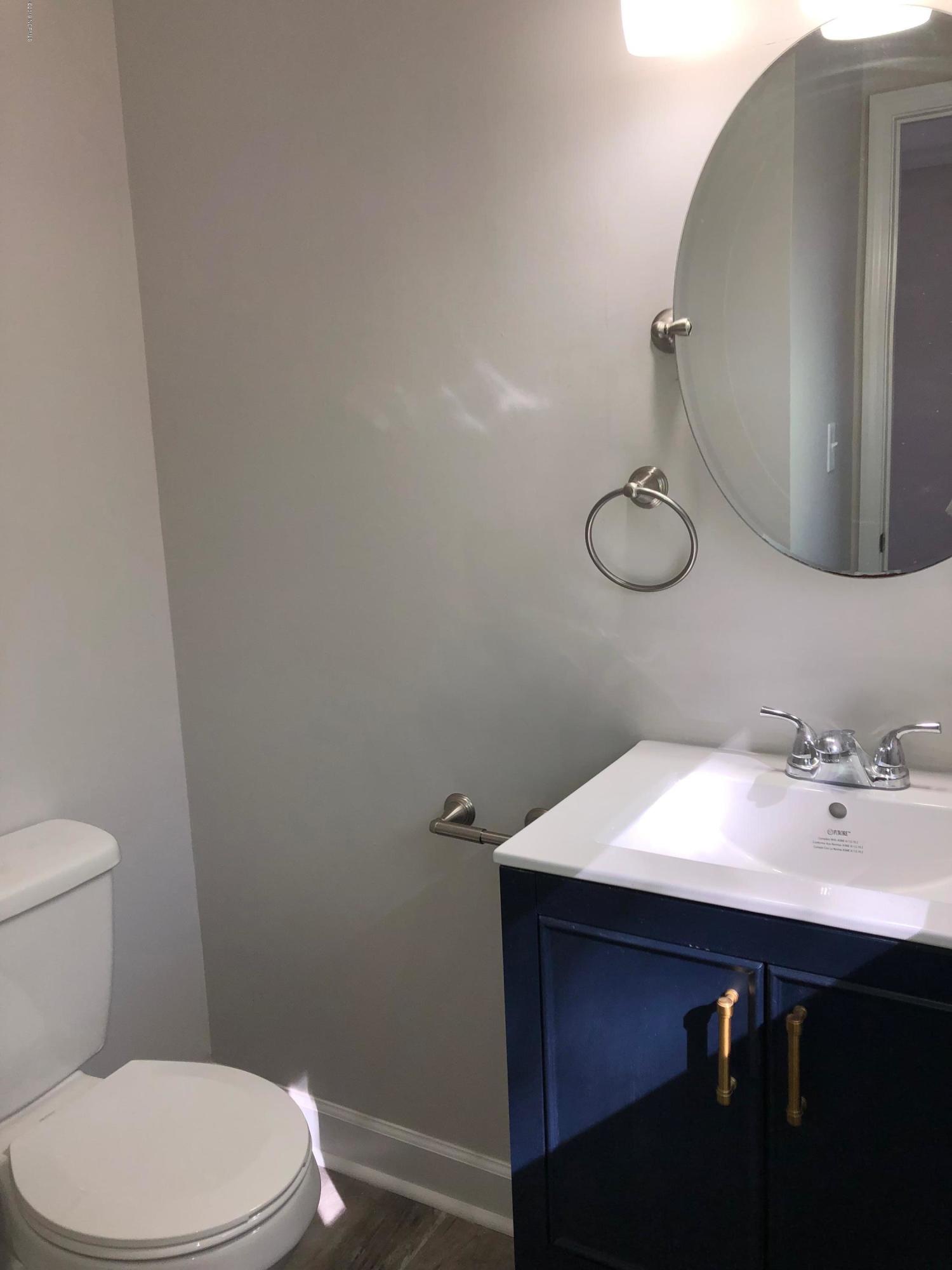 102 Belltown Road Havelock, NC 28532 - Photo 15 of 17 master bathroom
