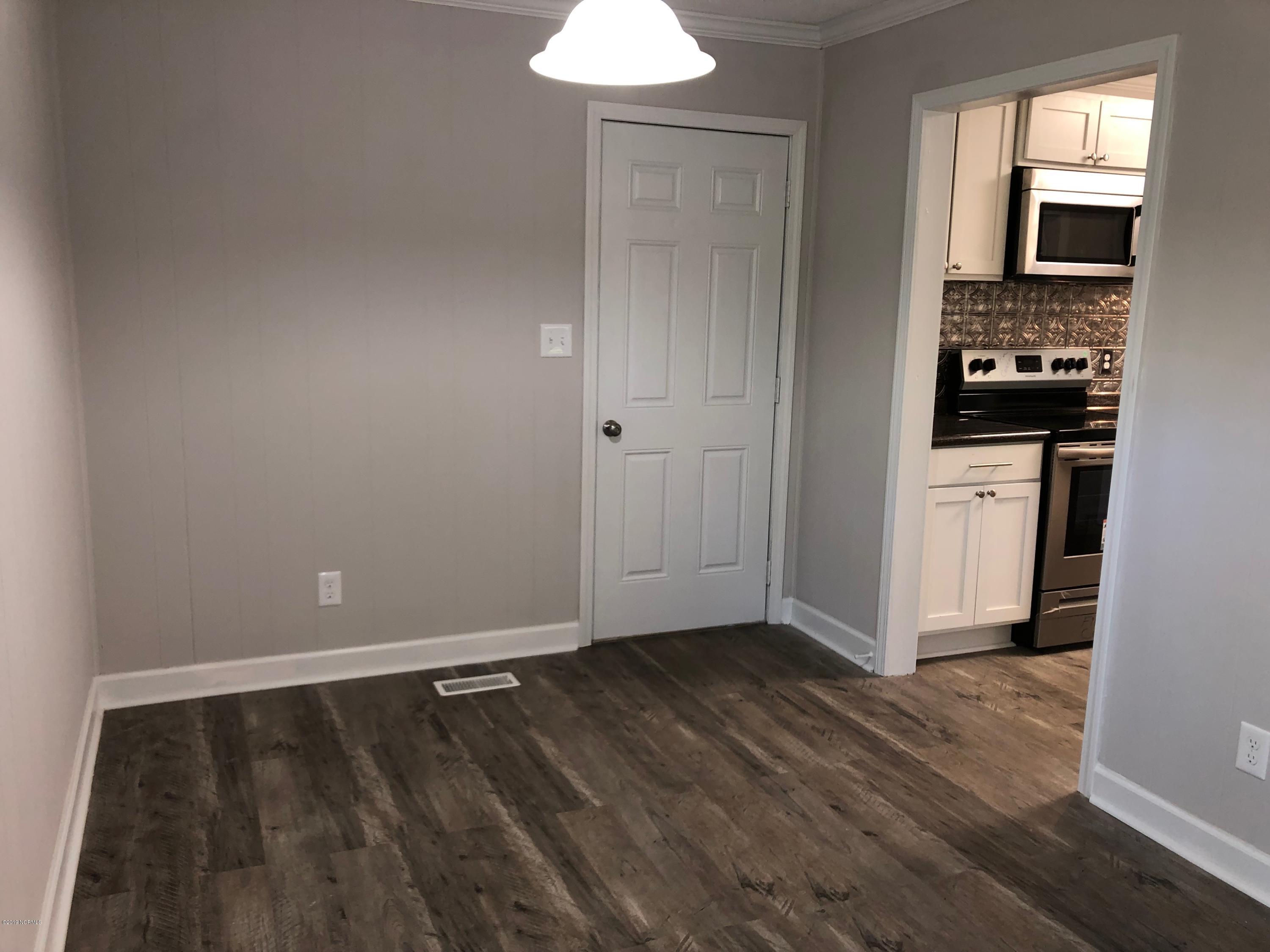 102 Belltown Road Havelock, NC 28532 - Photo 4 of 17 dining room