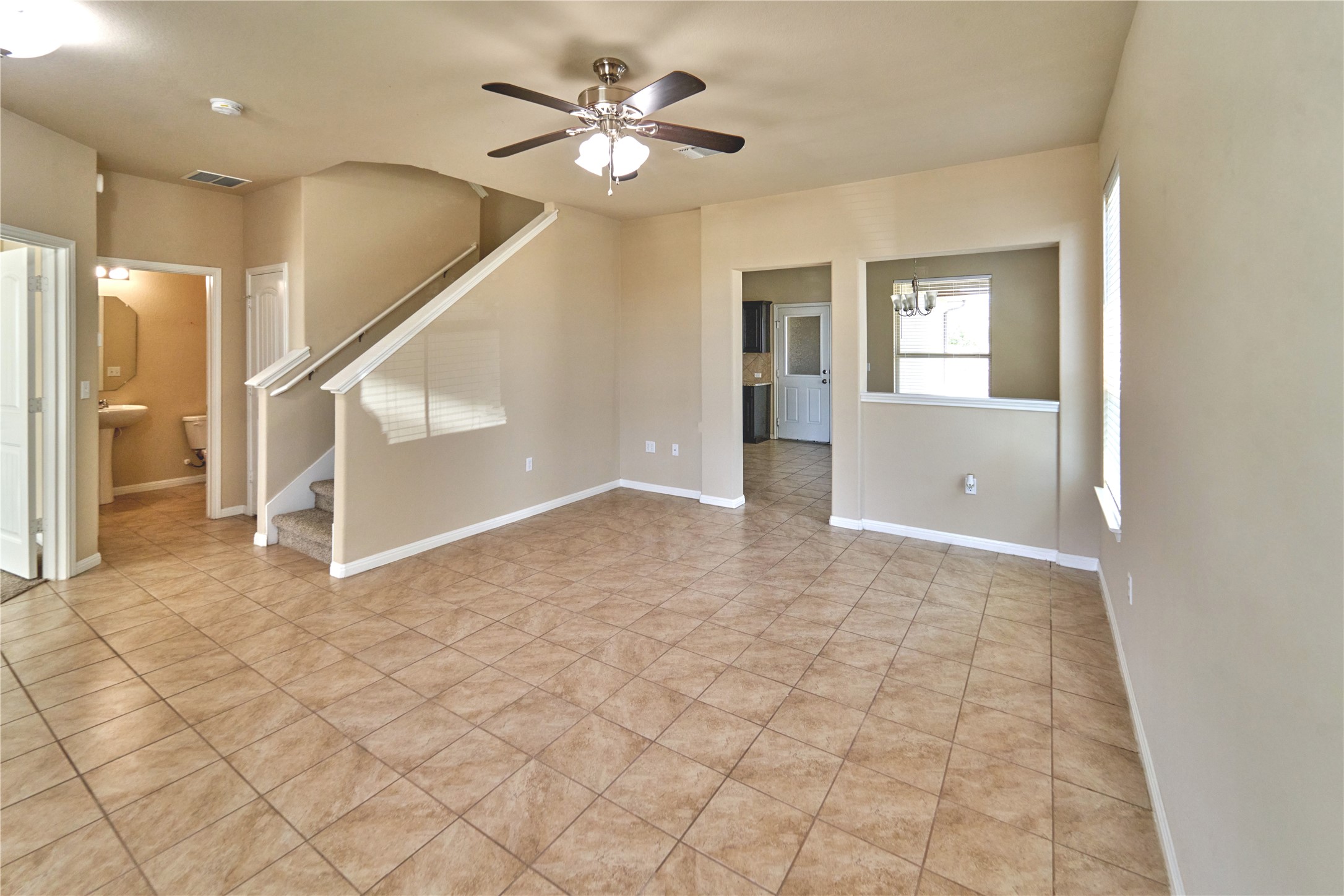 1409 Brooks Way Leander, TX 78641 - Photo 5 of 25 Living Room