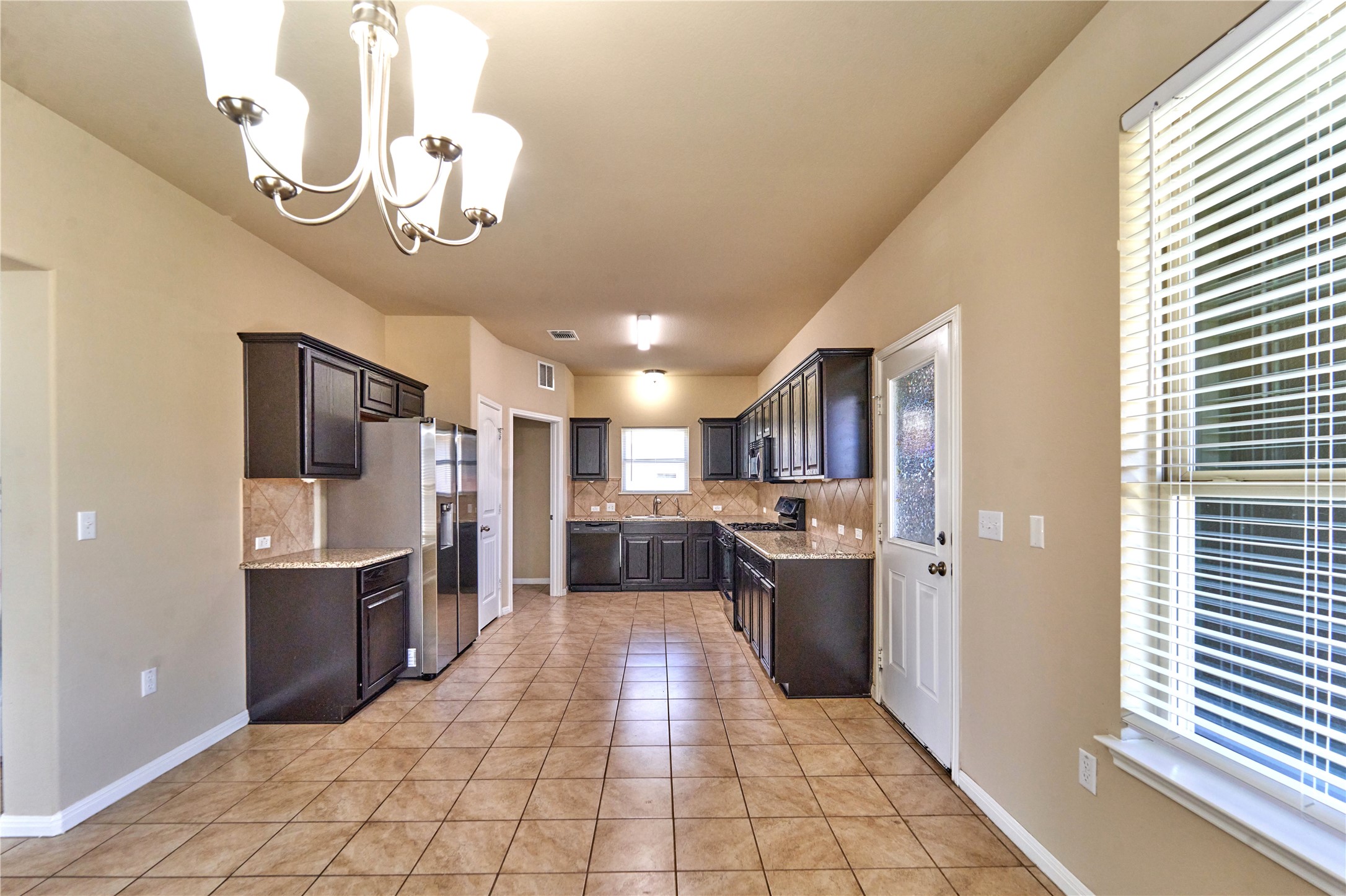 1409 Brooks Way Leander, TX 78641 - Photo 6 of 25 Kitchen