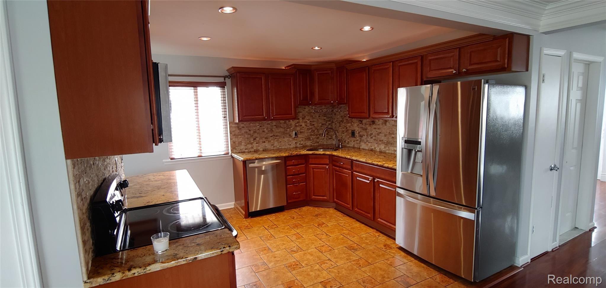 17528 Reed Street Melvindale, MI 48122 - Photo 8 of 30 kitchen 1.jpg