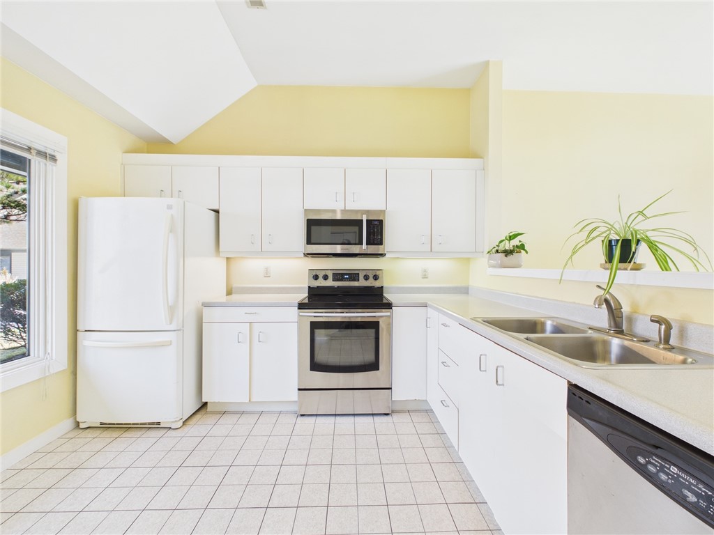 4 Meadowbrook Way Narragansett, RI 02882 - Photo 3 of 23