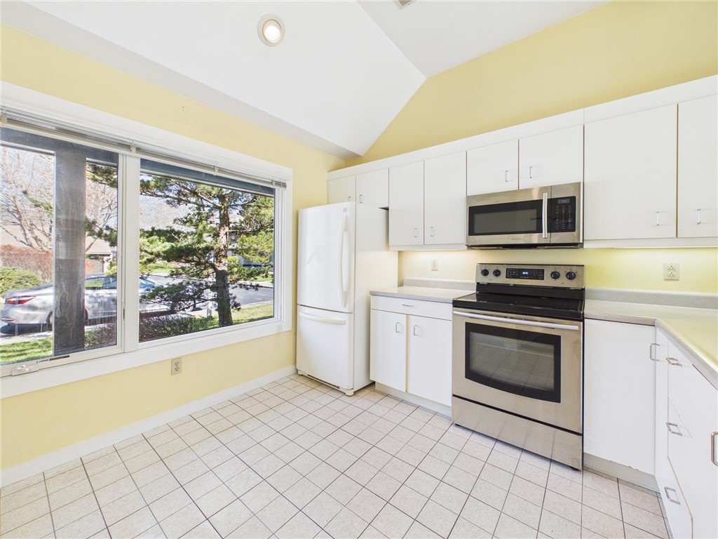4 Meadowbrook Way Narragansett, RI 02882 - Photo 4 of 23