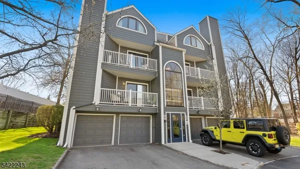 $575,000 | 42A Triumph Court, Unit A, East Rutherford, NJ 07073