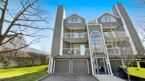 $575,000 | 42A Triumph Court, Unit A, East Rutherford, NJ 07073