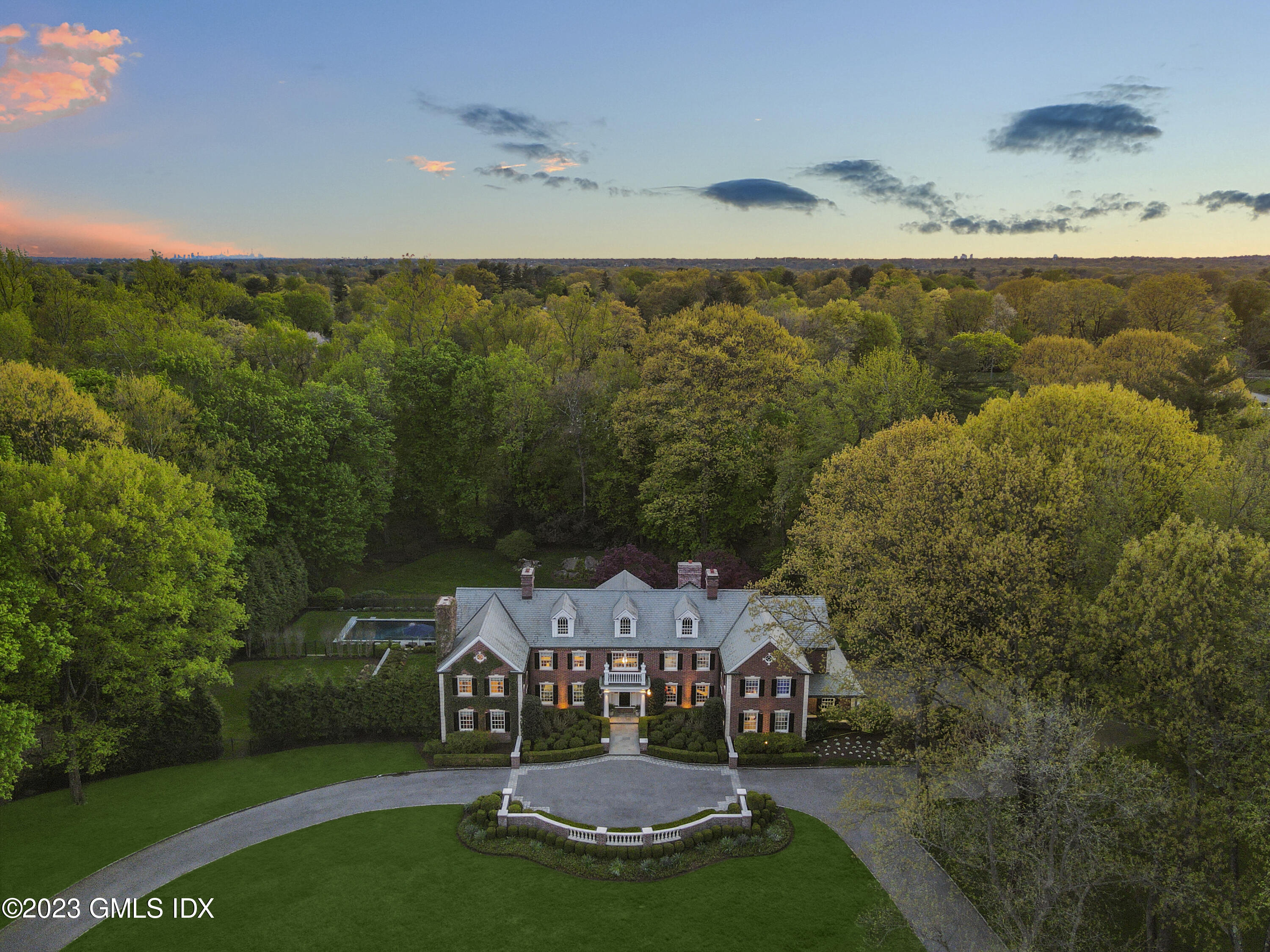42 Midwood Road Greenwich, CT 06830 - Photo 1 of 1 003d_e