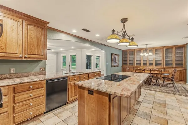 $825,000 | 285 Private Road 5885, Yantis, TX 75497