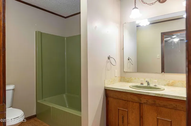 $268,600 | 603 Oak Manor Drive, New Iberia, LA 70563