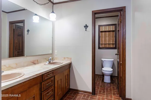 $268,600 | 603 Oak Manor Drive, New Iberia, LA 70563