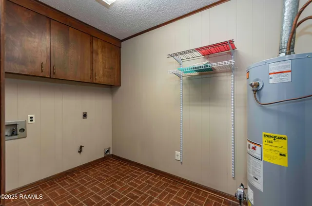 $268,600 | 603 Oak Manor Drive, New Iberia, LA 70563