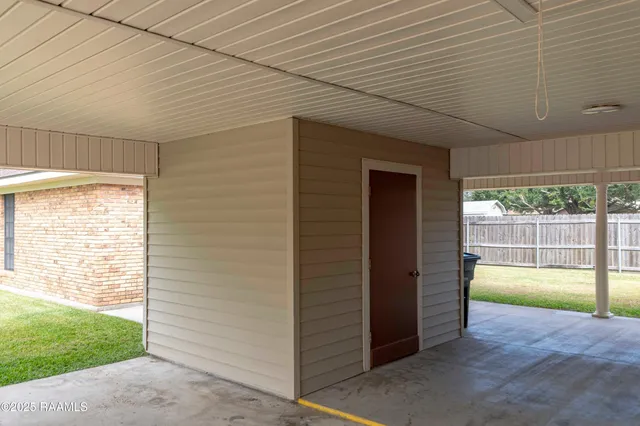 $268,600 | 603 Oak Manor Drive, New Iberia, LA 70563