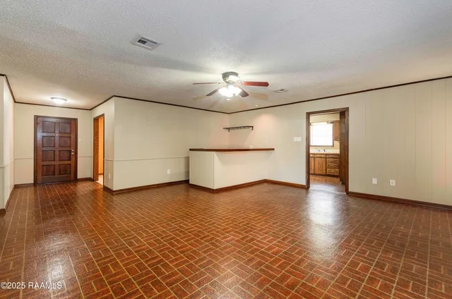 $268,600 | 603 Oak Manor Drive, New Iberia, LA 70563