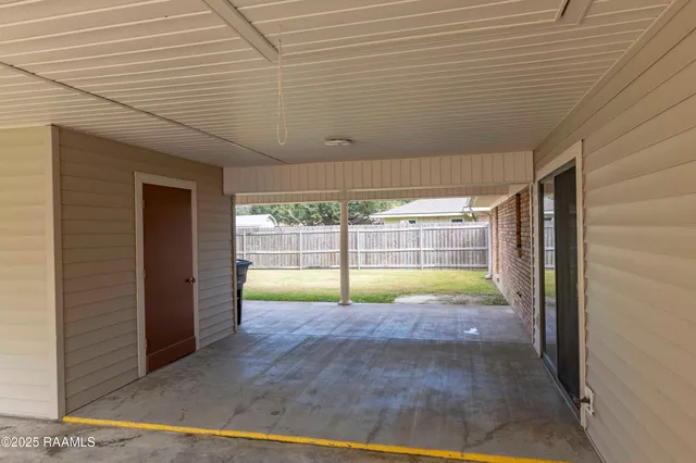 $268,600 | 603 Oak Manor Drive, New Iberia, LA 70563