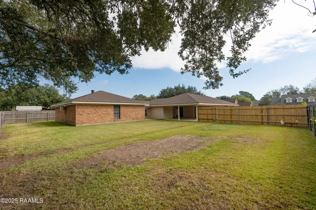 $268,600 | 603 Oak Manor Drive, New Iberia, LA 70563