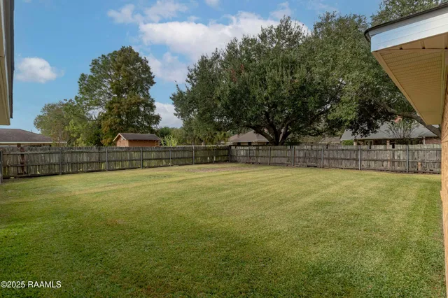 $268,600 | 603 Oak Manor Drive, New Iberia, LA 70563