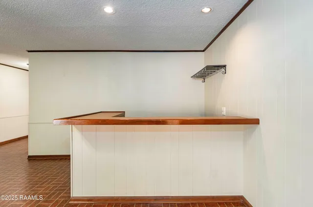 $268,600 | 603 Oak Manor Drive, New Iberia, LA 70563