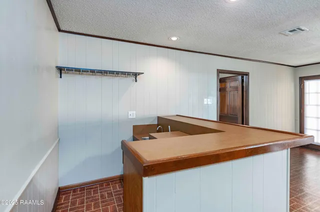 $268,600 | 603 Oak Manor Drive, New Iberia, LA 70563