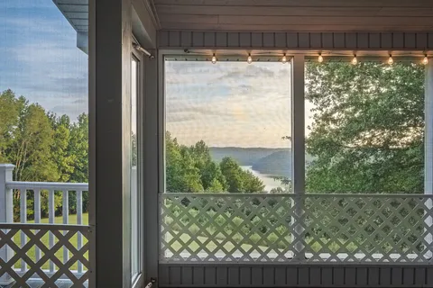 $949,900 | 11720 Fox Hill Road, Baxter, TN 38544