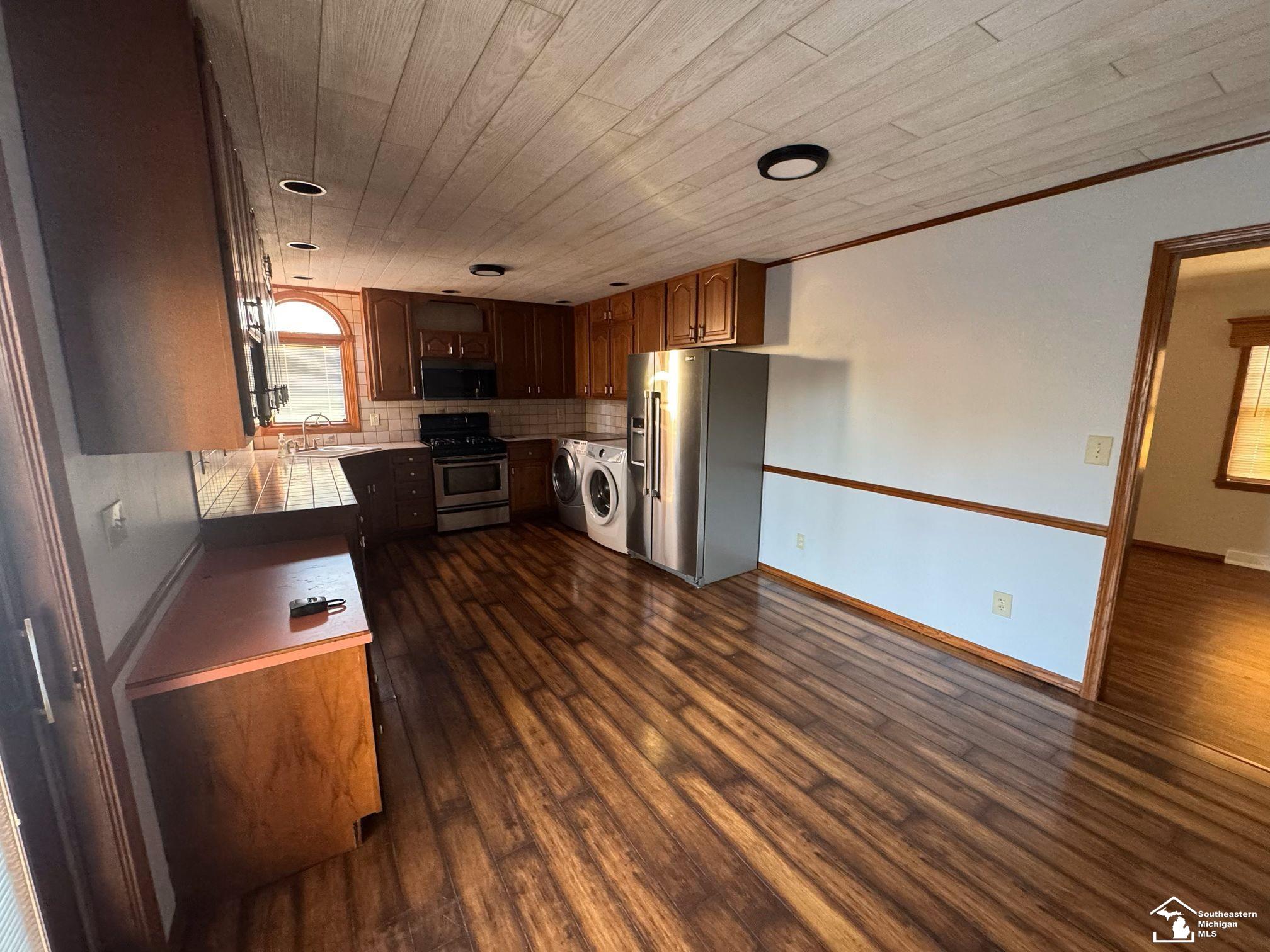 6466 Swiss Garden Road Temperance, MI 48182 - Photo 4 of 5