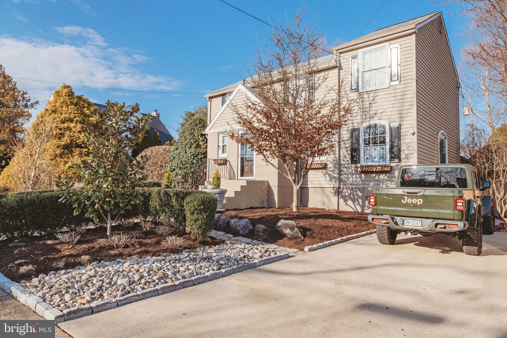 525 Crum Lynne Road Ridley Park, PA 19078 - Photo 5 of 46 Exterior - Right Front