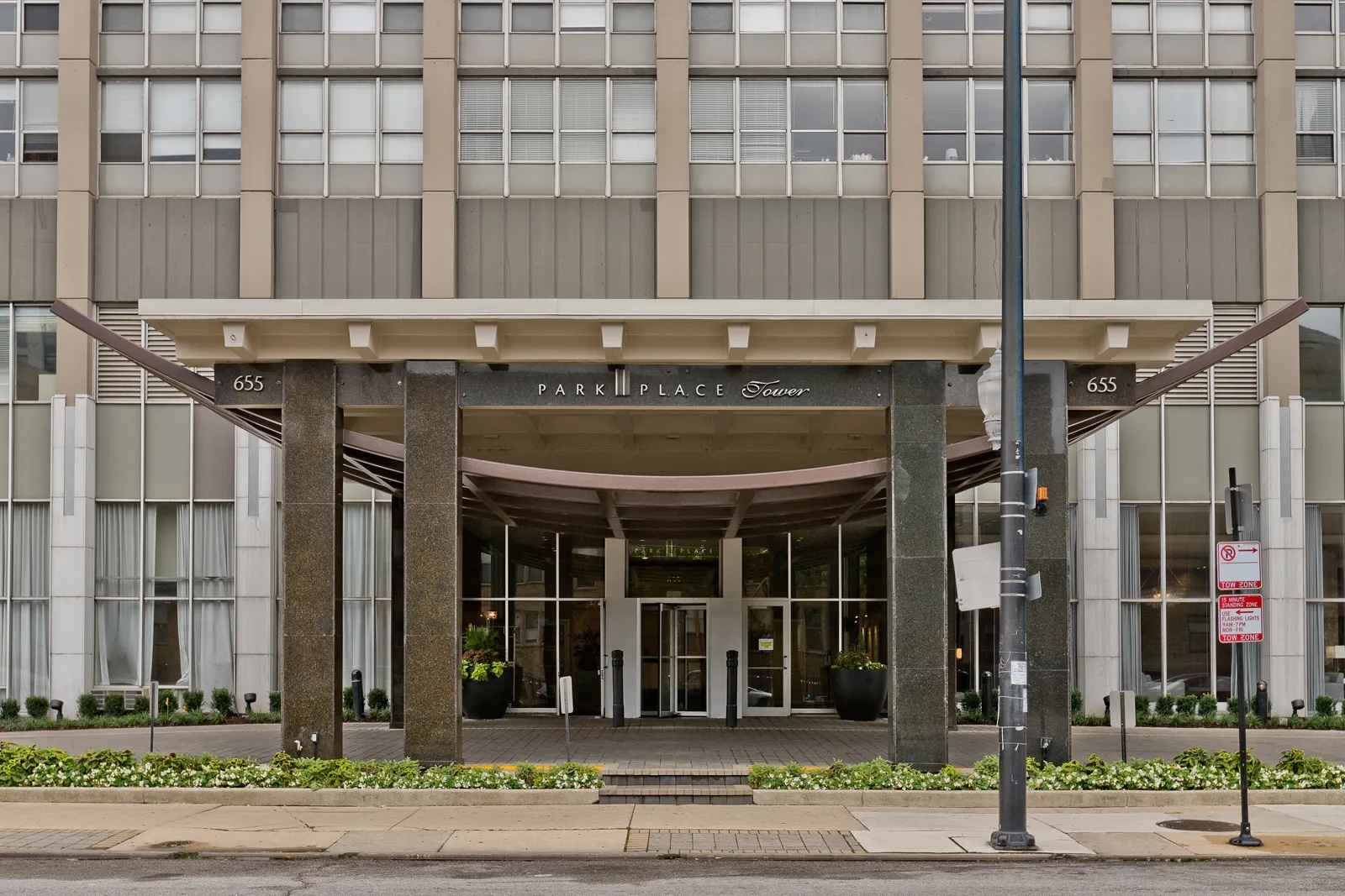 655 West Irving Park Road, Unit 811 Chicago, IL 60613 - Photo 1 of 10