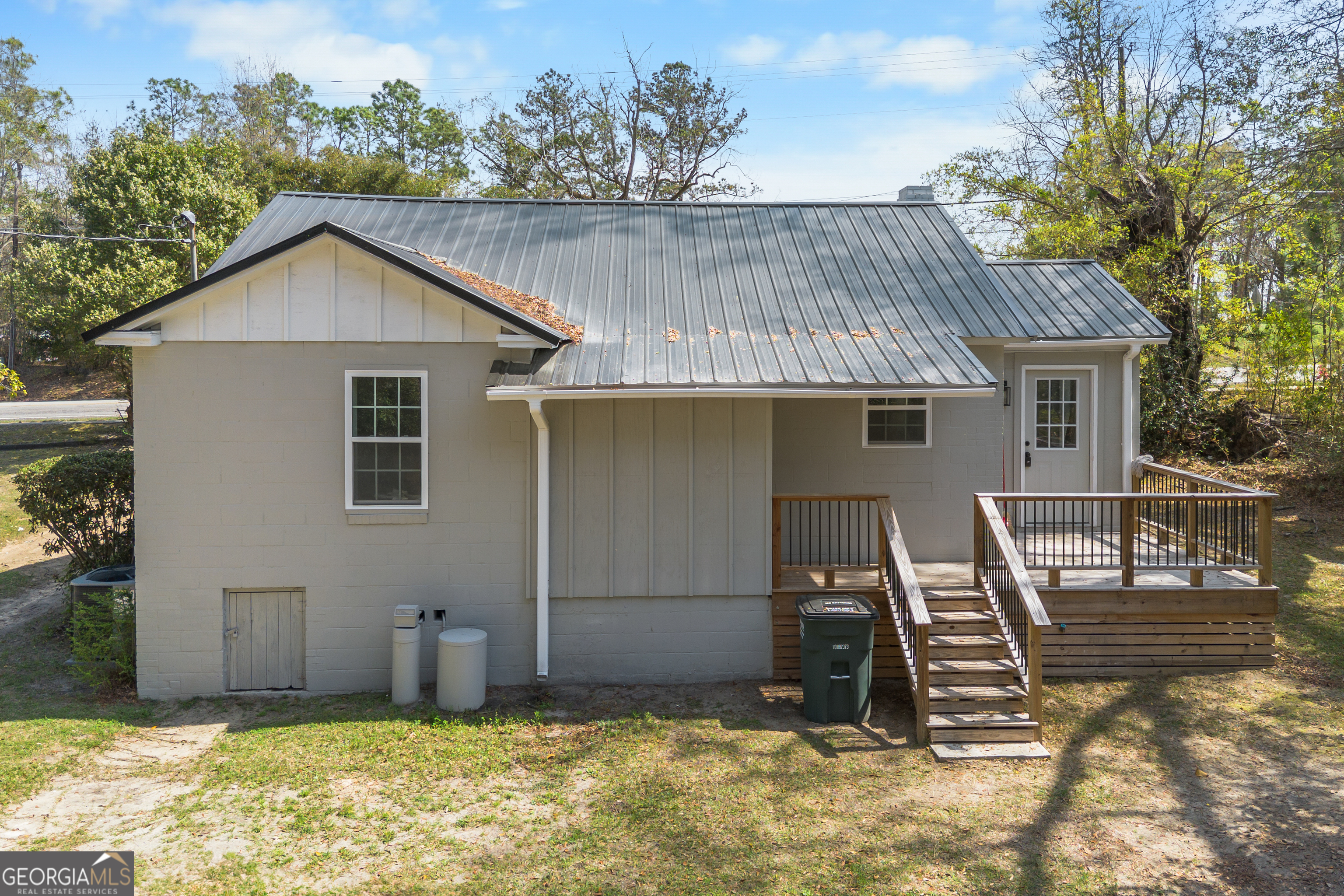 104 Halcyondale Road Sylvania, GA 30467 - Photo 22 of 33 a view of backyard of house