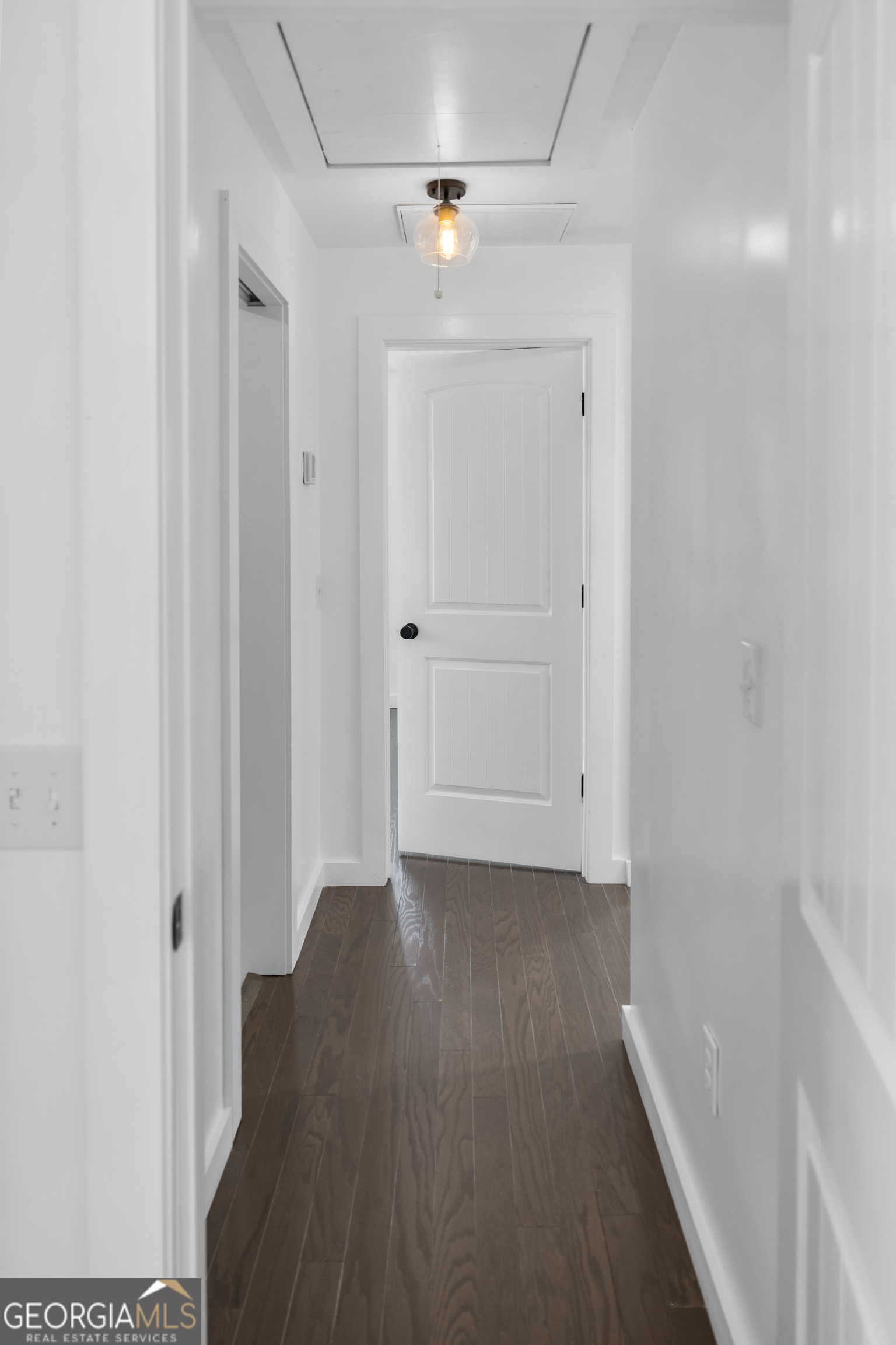 104 Halcyondale Road Sylvania, GA 30467 - Photo 32 of 33 a view of a hallway with wooden floor