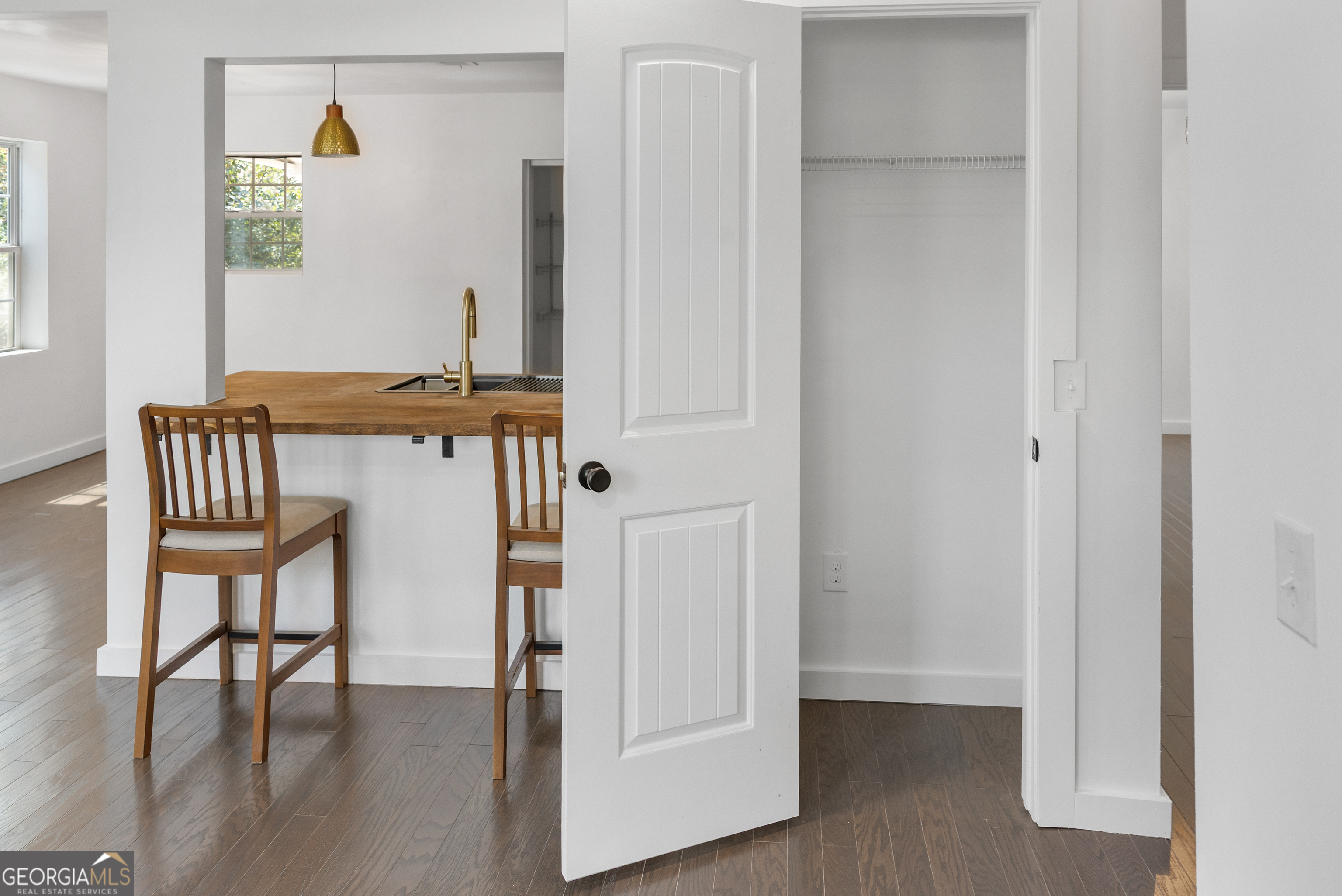 104 Halcyondale Road Sylvania, GA 30467 - Photo 7 of 33 a view of room with furniture and wooden floor