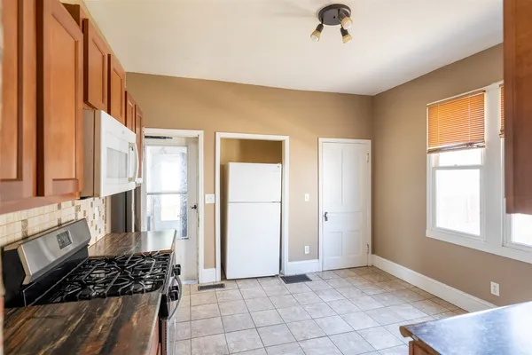 $129,900 | 902 West Grove Street, Bloomington, IL 61701