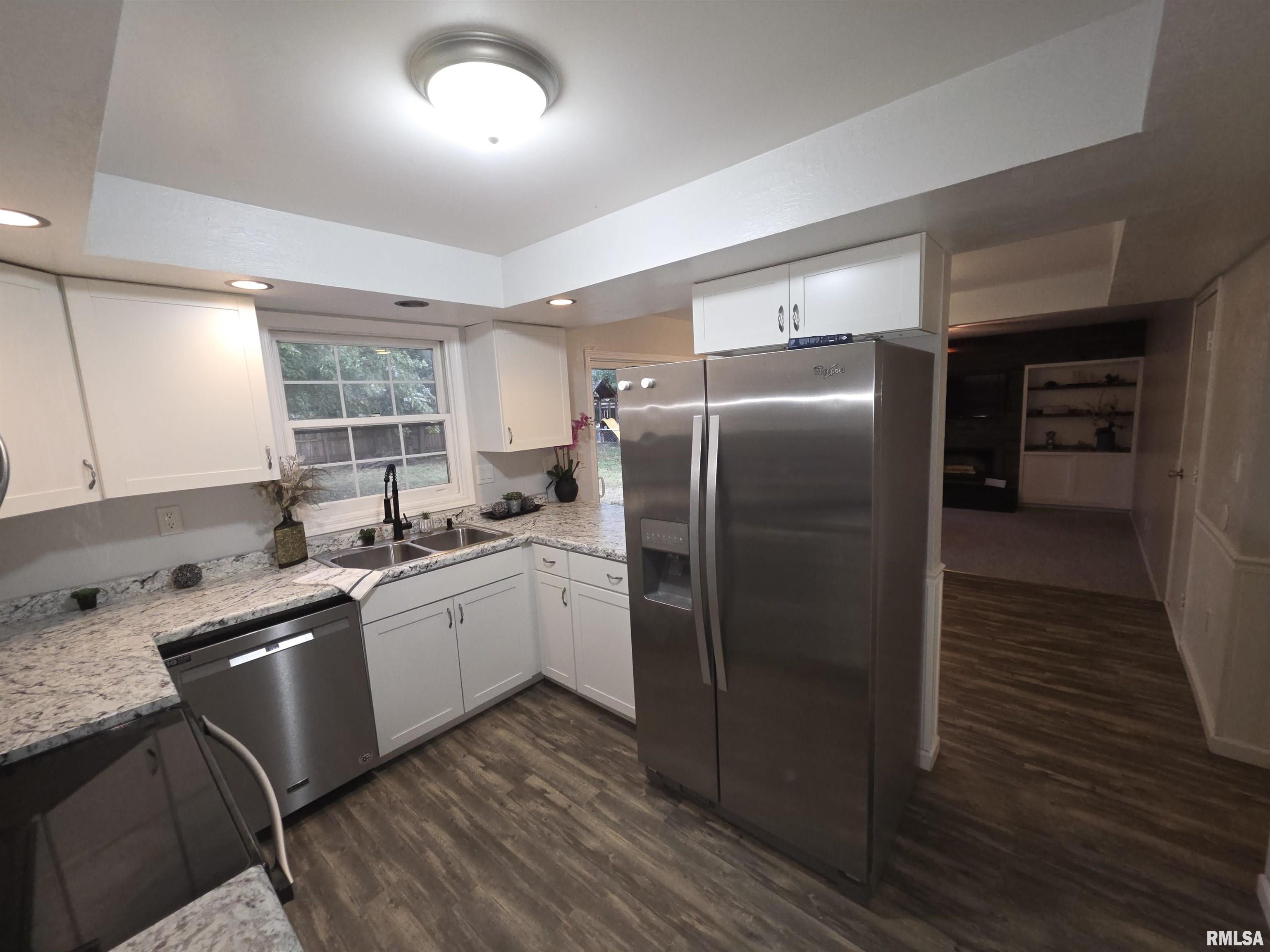 1507 West Queens Court Road Peoria, IL 61614 - Photo 11 of 53