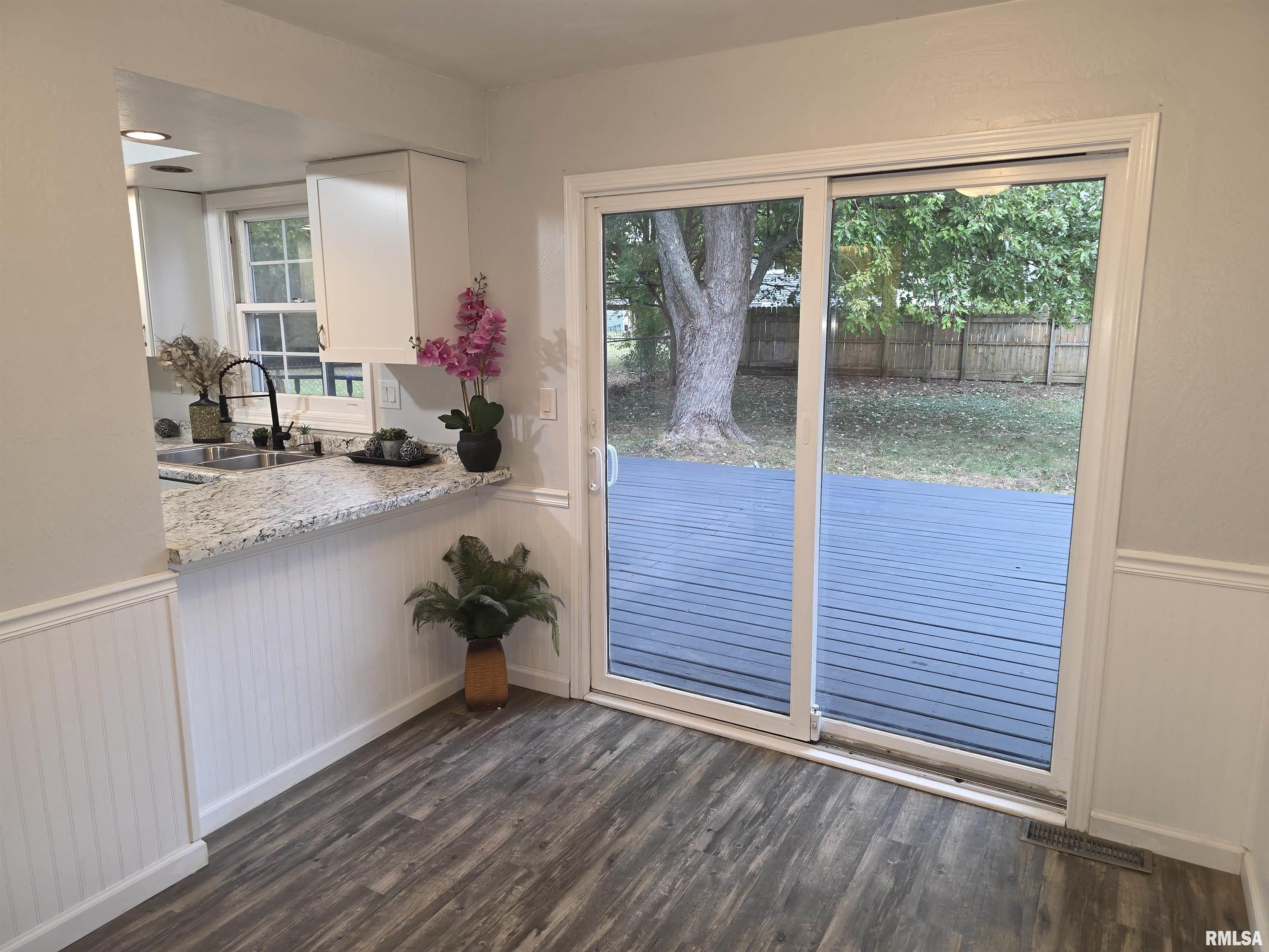 1507 West Queens Court Road Peoria, IL 61614 - Photo 15 of 53