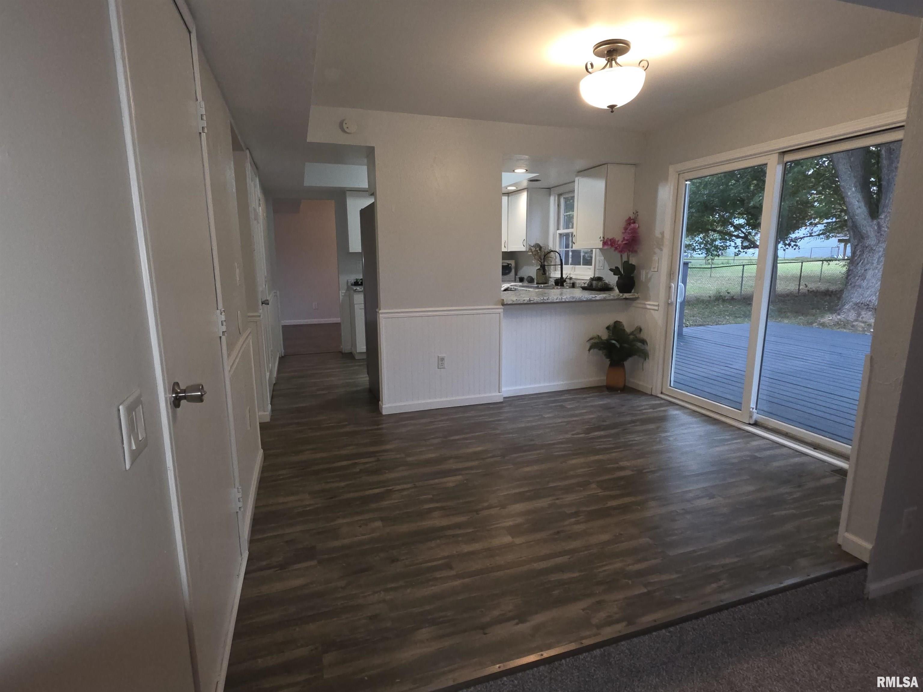 1507 West Queens Court Road Peoria, IL 61614 - Photo 16 of 53