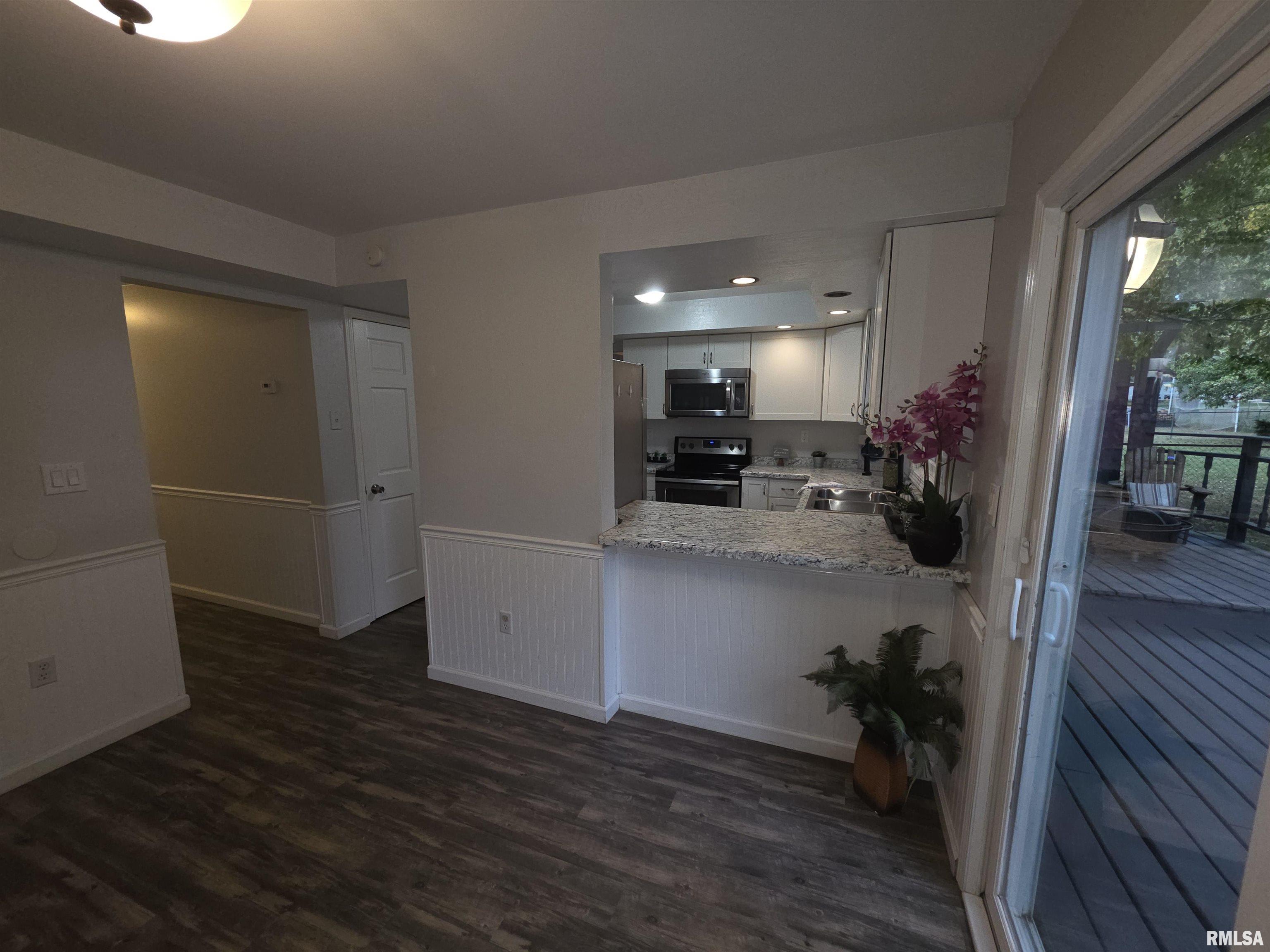 1507 West Queens Court Road Peoria, IL 61614 - Photo 17 of 53