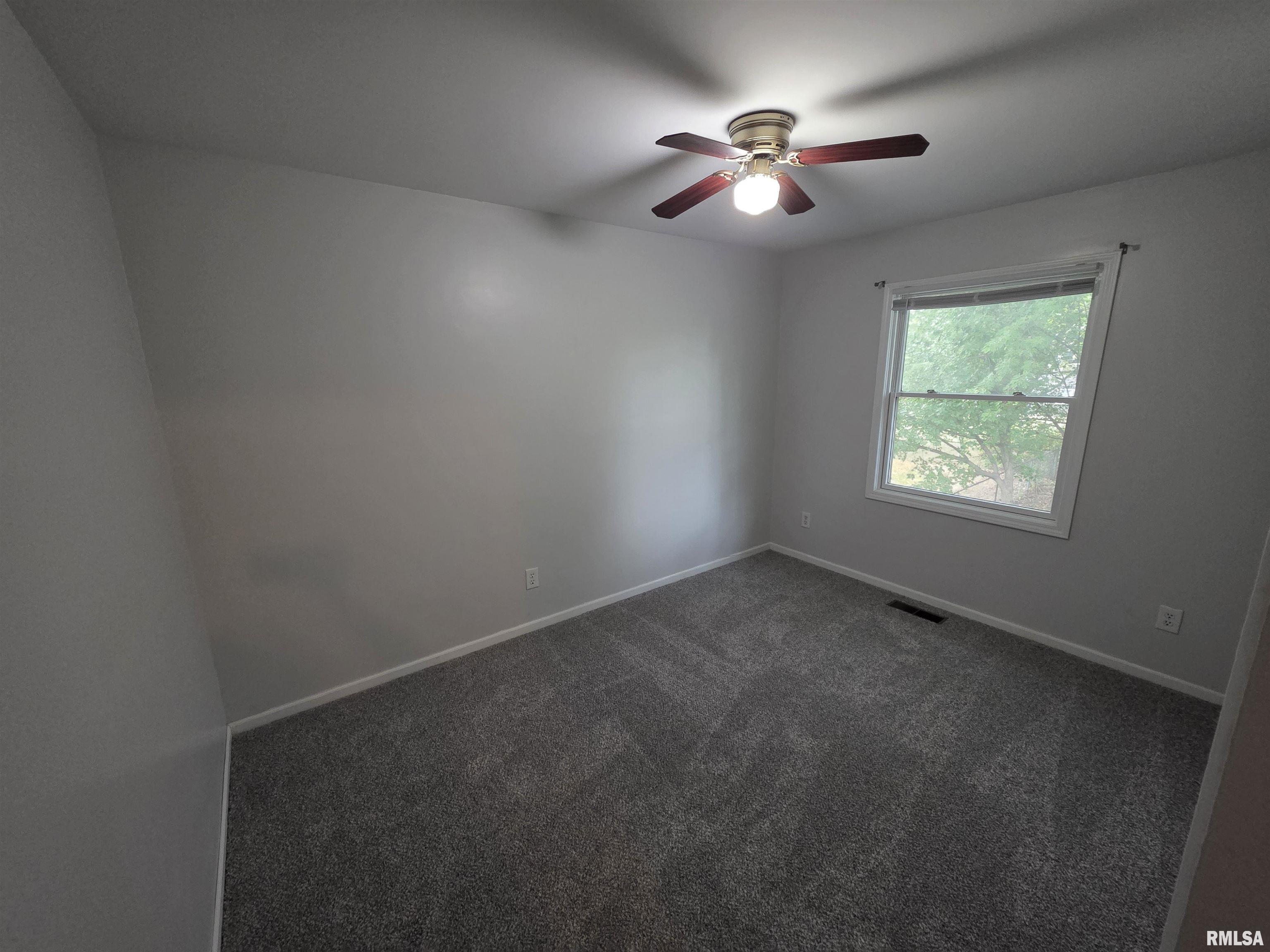 1507 West Queens Court Road Peoria, IL 61614 - Photo 32 of 53