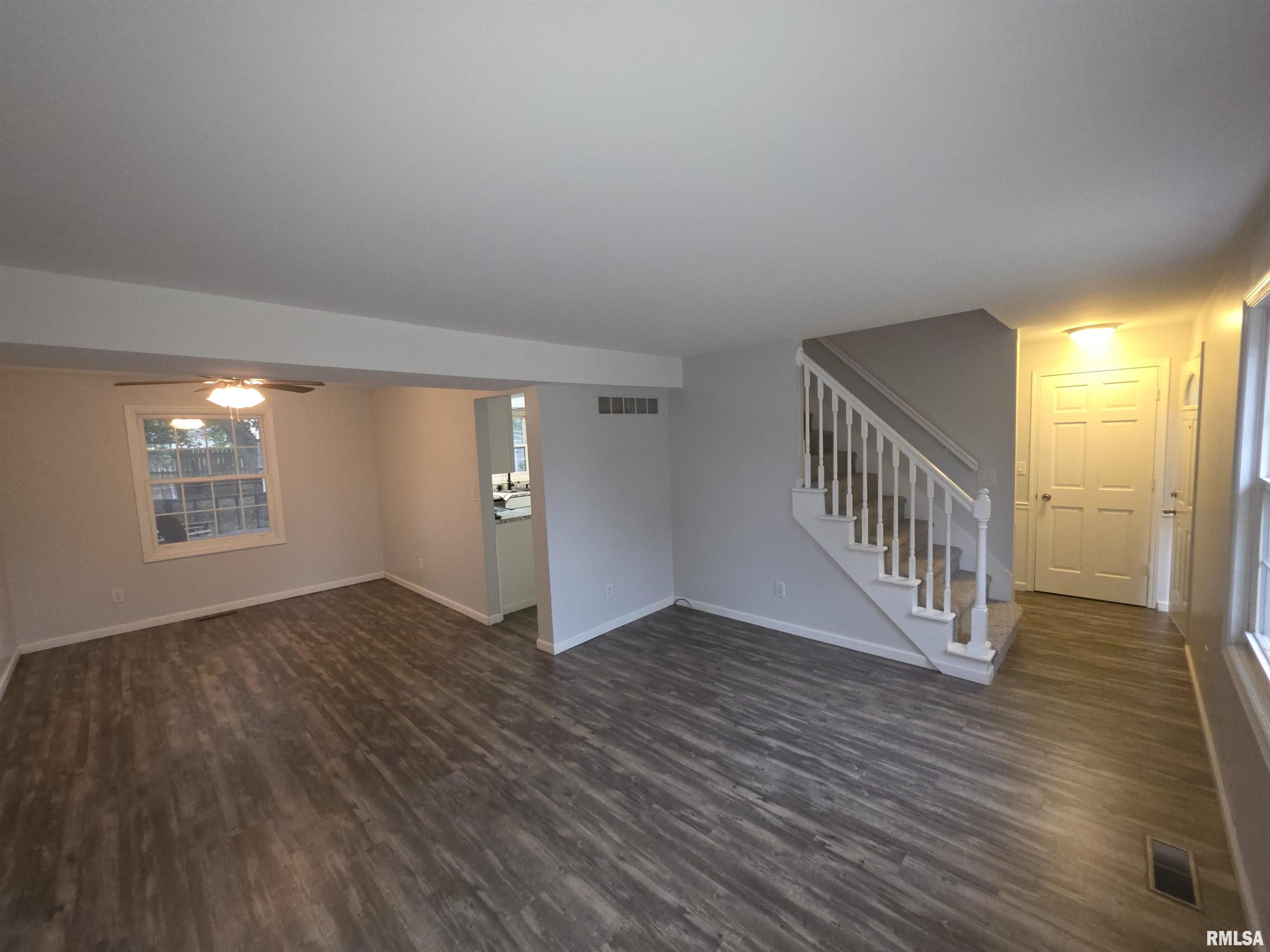 1507 West Queens Court Road Peoria, IL 61614 - Photo 4 of 53