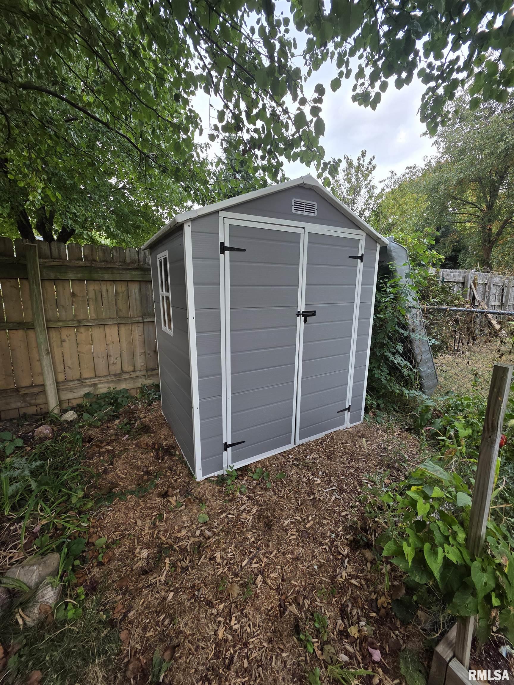 1507 West Queens Court Road Peoria, IL 61614 - Photo 47 of 53