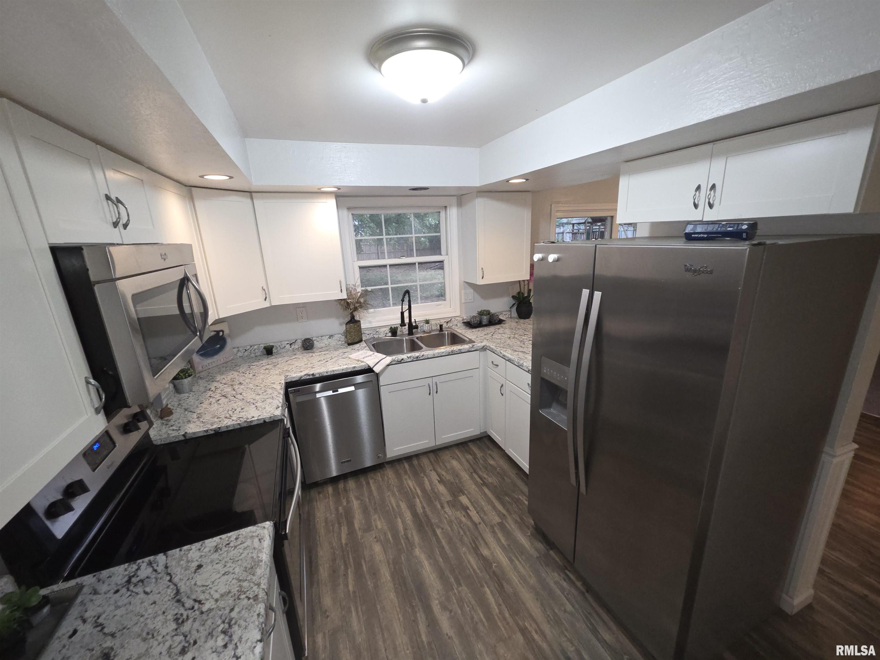 1507 West Queens Court Road Peoria, IL 61614 - Photo 10 of 53