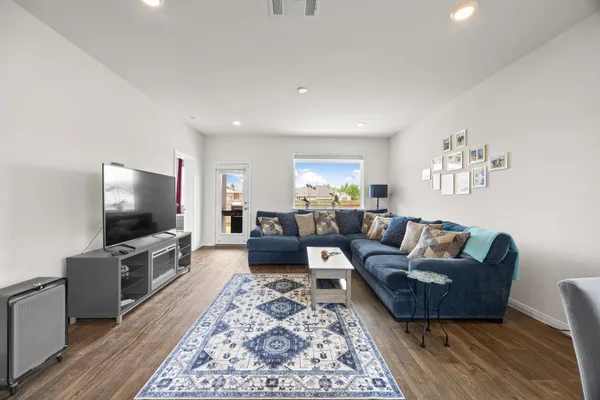 $2,200 | 713 Iron Brg Road, Georgetown, TX 78626