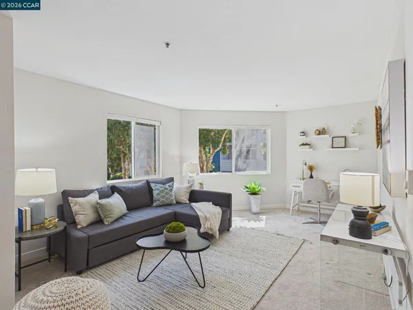 $539,000 | 6400 Christie Avenue, Unit 2202, Emeryville, CA 94608