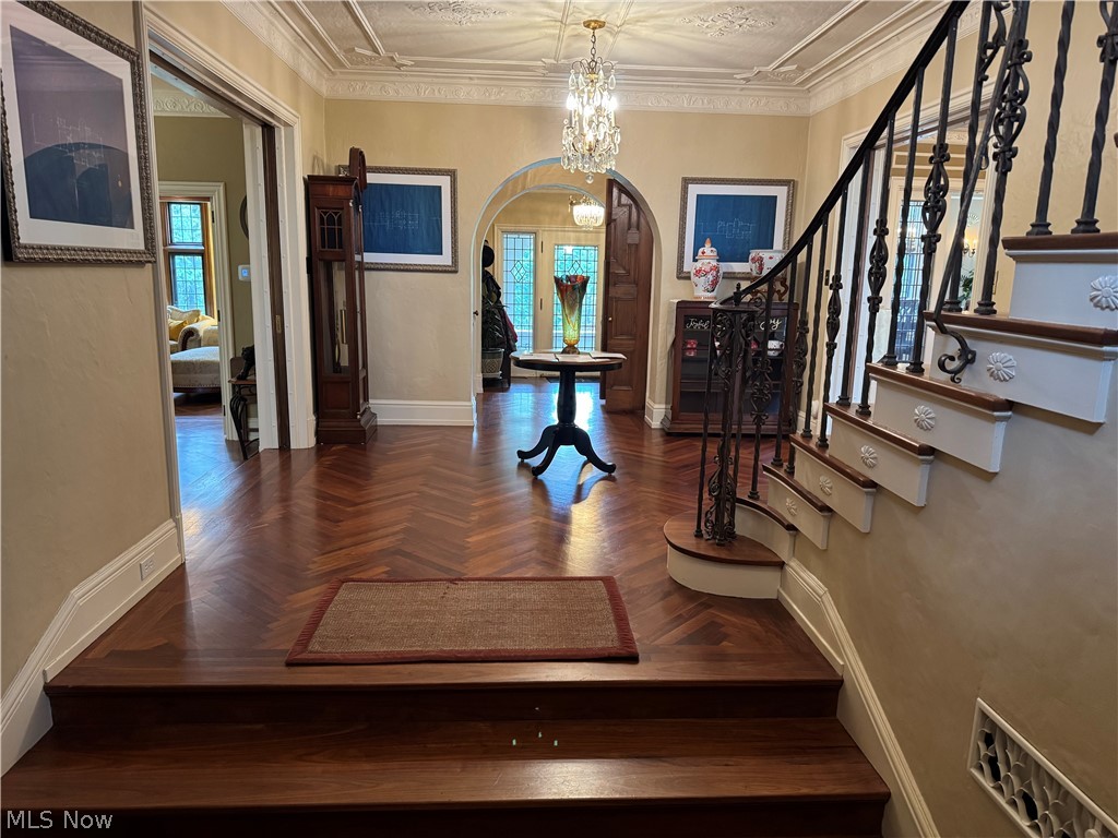 1617 Sheridan Road Cleveland, OH 44121 - Photo 2 of 33