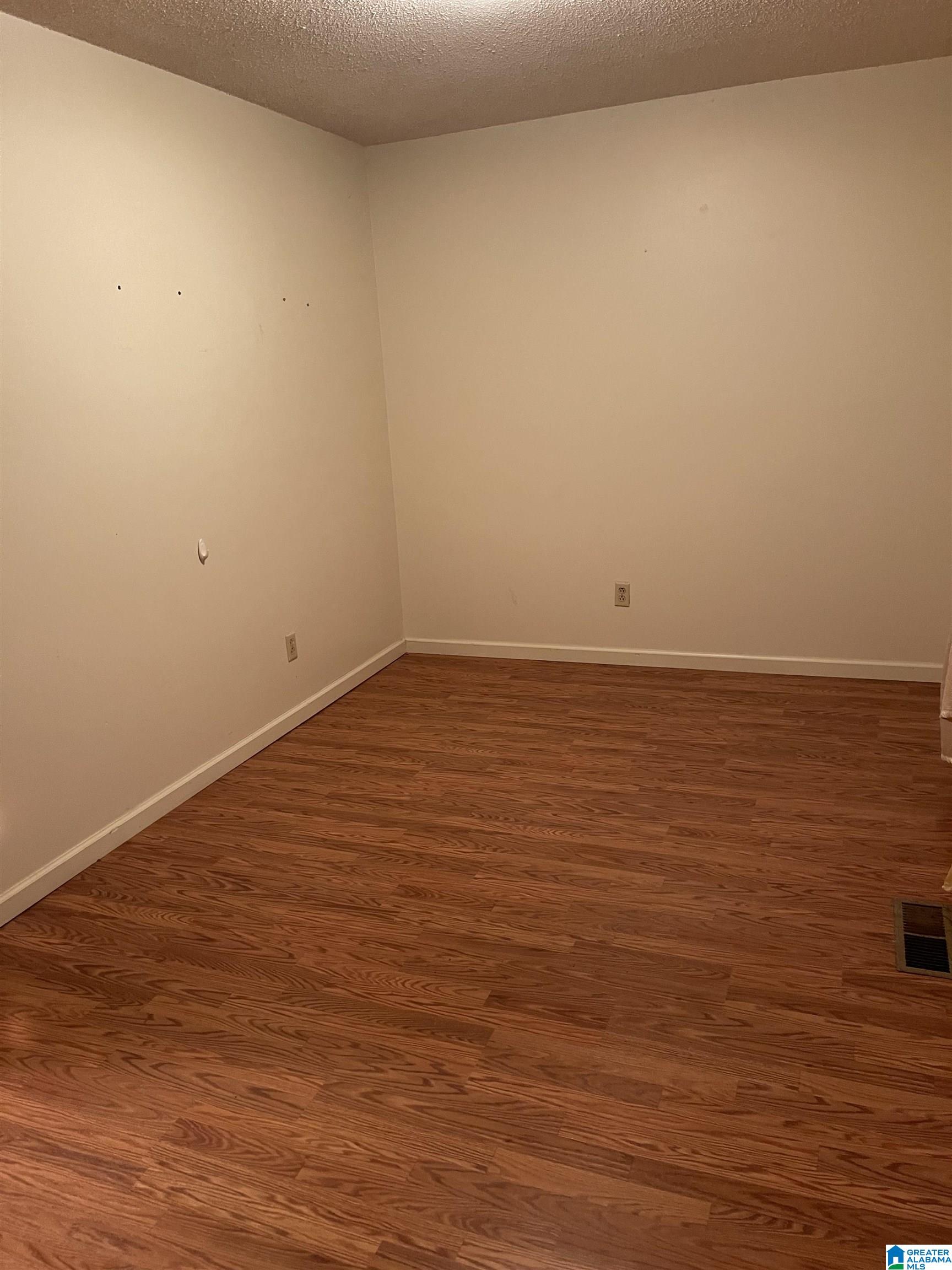 138 Riverside Drive Bessemer, AL 35023 - Photo 4 of 6