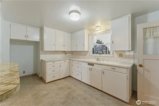 a very nice looking room with a chandelier