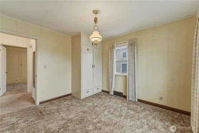 an empty room with a empty space