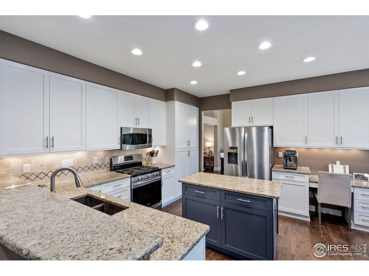 3761 Kentford Road Fort Collins, CO 80525 - Photo 7 of 40 Granite countertops & stainless appliances