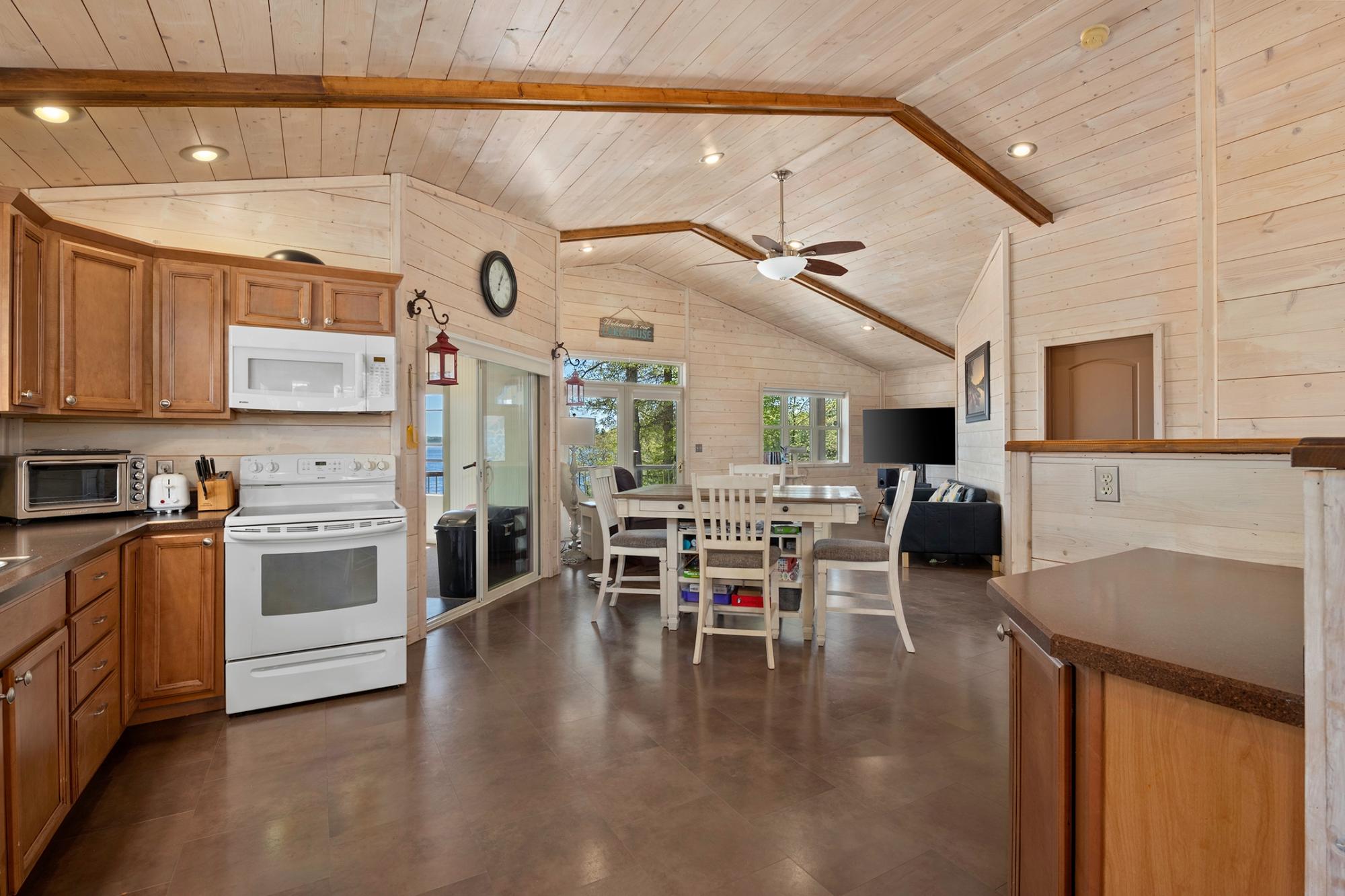 12264 South Randolph Road Watton, MI 49970 - Photo 6 of 38 Gallery Image 6