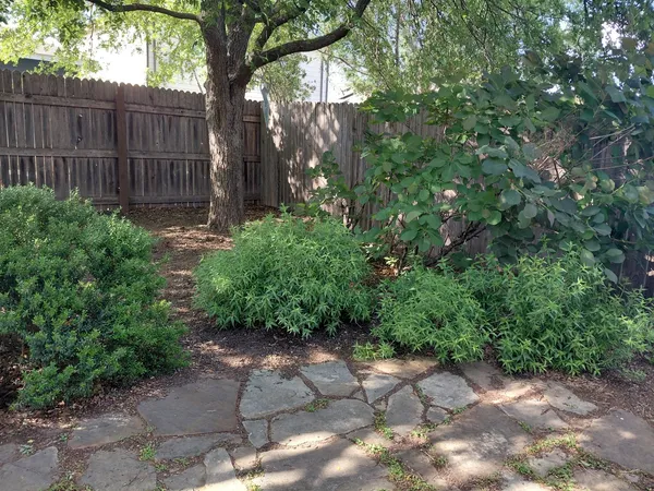 $2,195 | 1612 Poppy Seed Lane, Austin, TX 78741