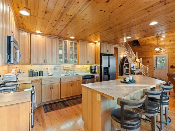 $995,000 | 13927 Scenic Court, Crosslake, MN 56442